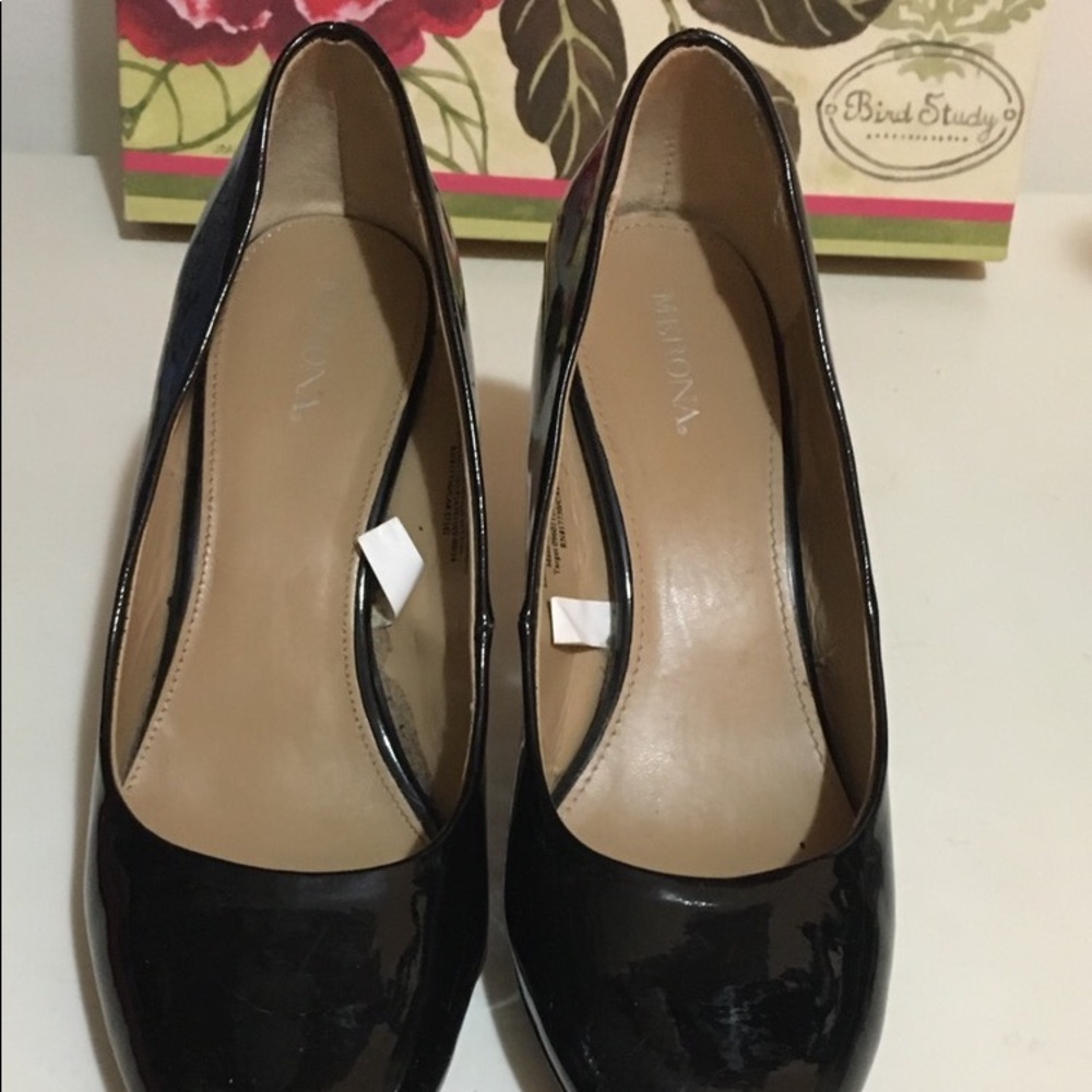 Merona shiny black heels